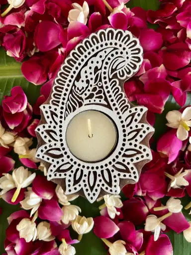 Wooden Paisley Shape Candle Holder 